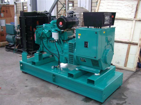 南澳200kw康明斯柴油发电机组图片 南澳200kw康明斯柴油发电机组图片